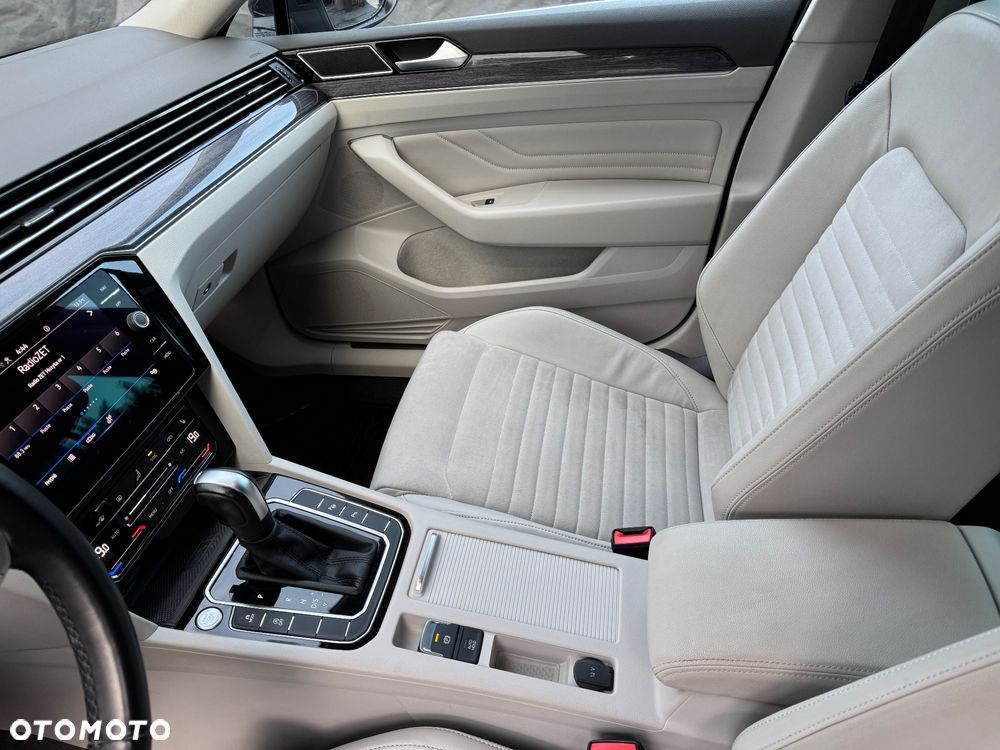 Volkswagen Passat 2.0 TSI Elegance DSG - 12