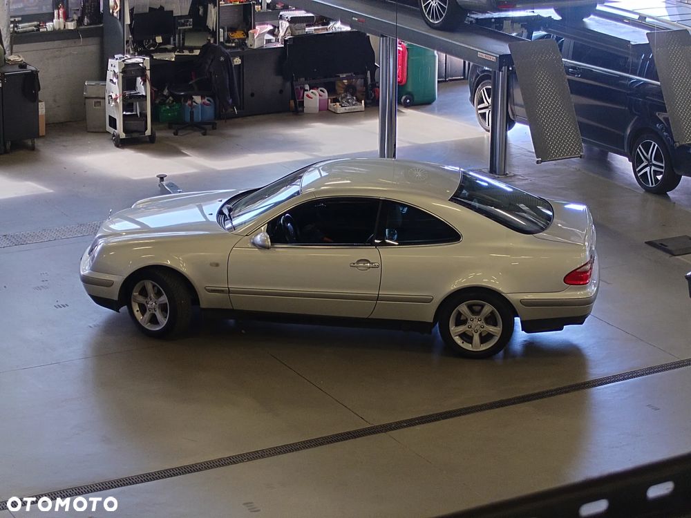 Mercedes-Benz CLK - 39