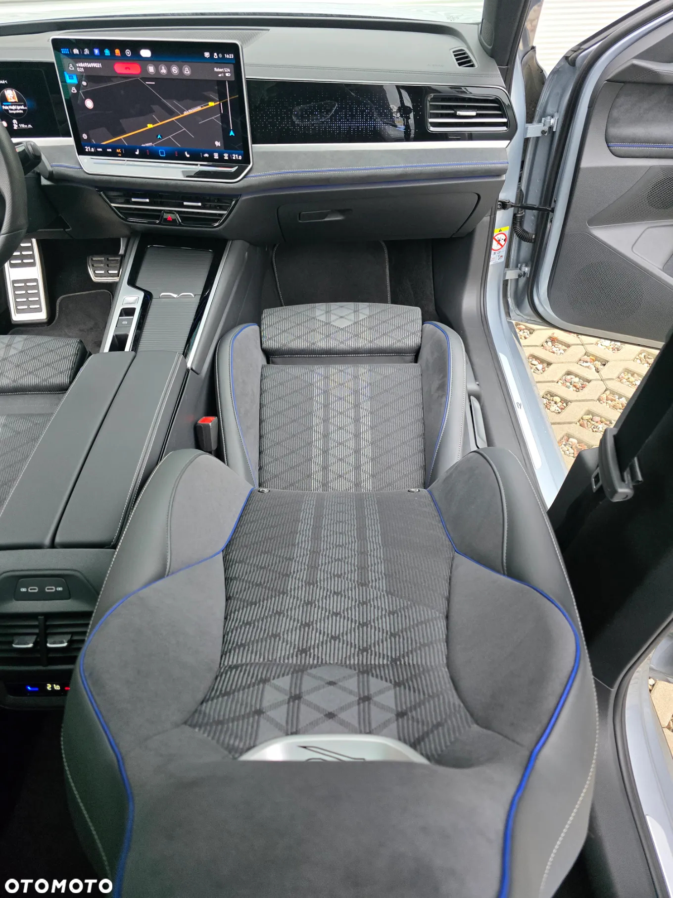 Volkswagen Passat Variant 2.0 TDI SCR DSG R-Line - 35