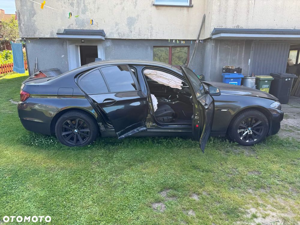 BMW Seria 5 528i xDrive - 1