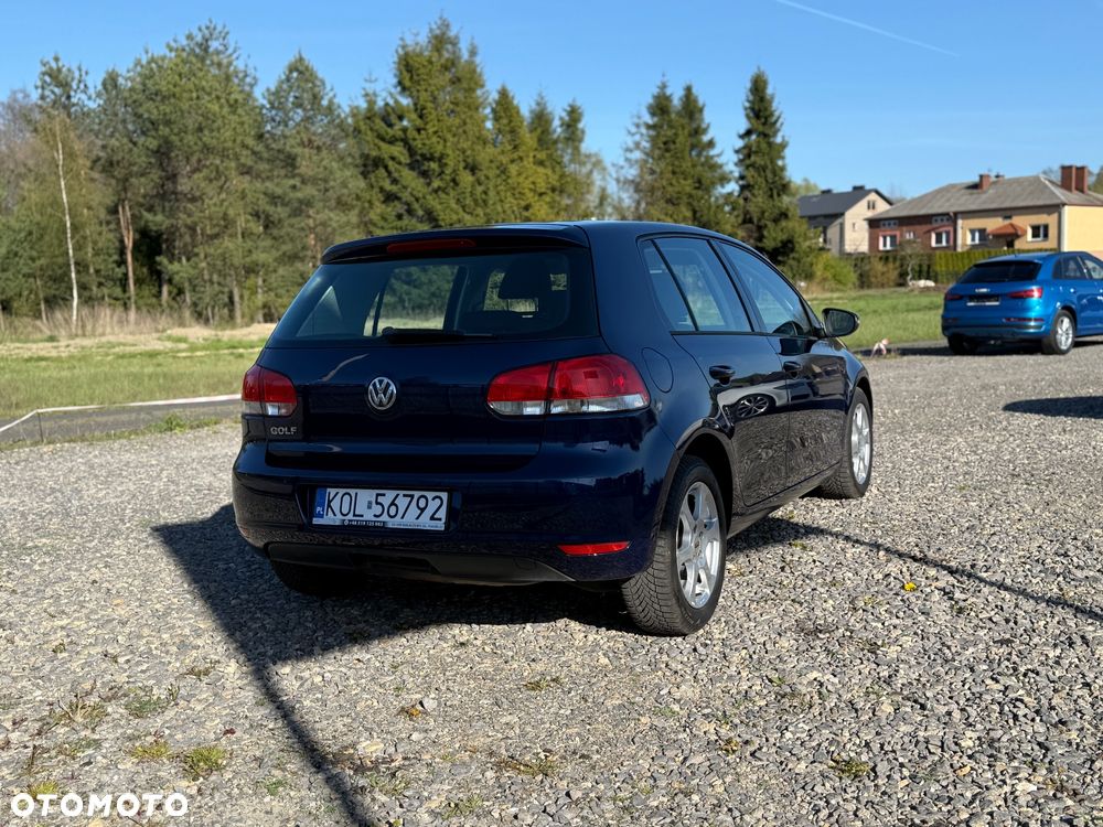 Volkswagen Golf - 6