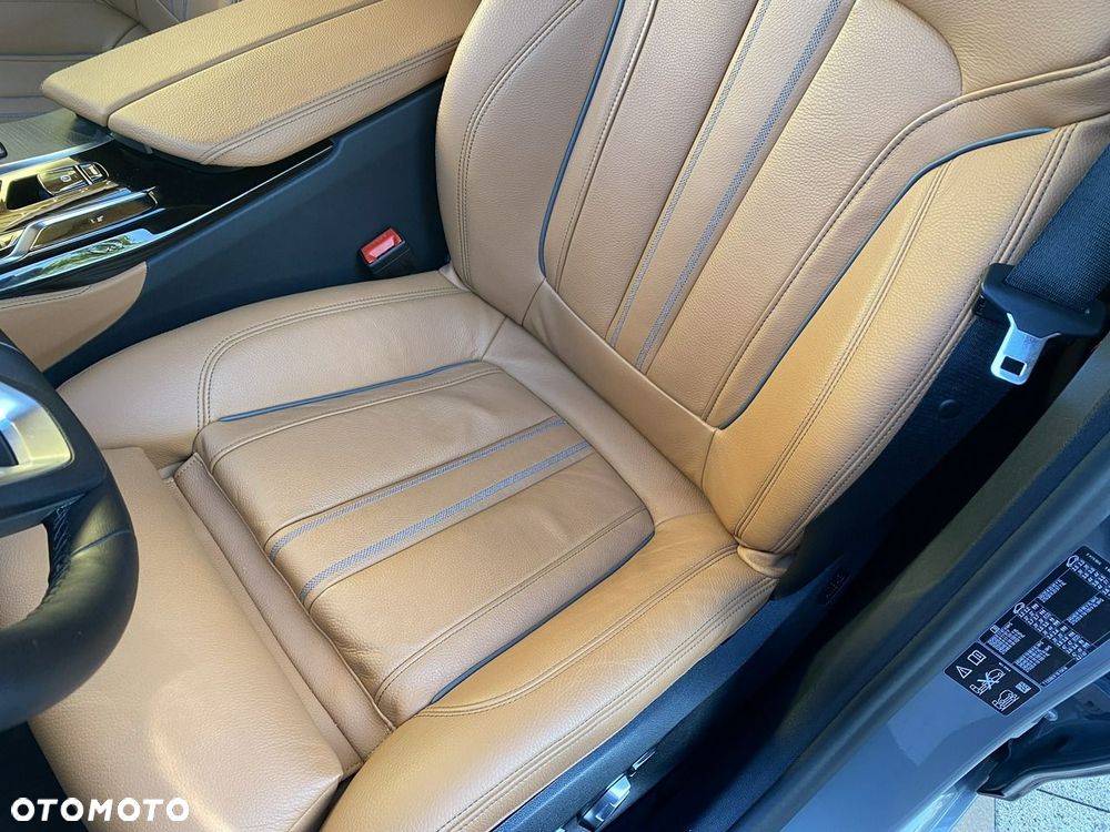 BMW Seria 5 530i xDrive mHEV Luxury Line - 30