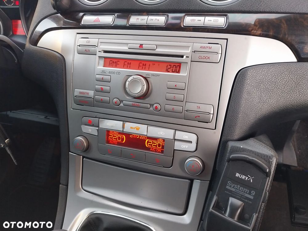Ford Galaxy 2.0 TDCi Ghia - 31