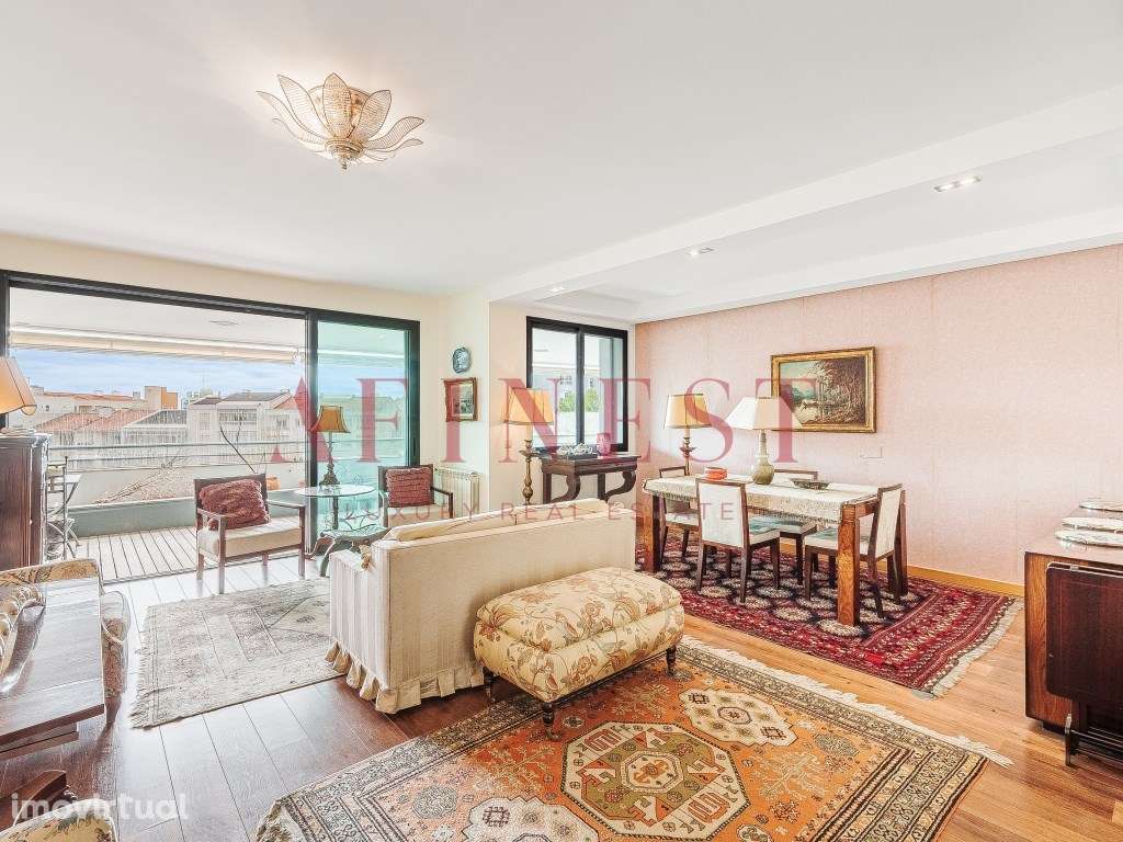 Apartamento T3 com Terraço e Excelente Exposição Solar em Cascais - Grande imagem: 2/56