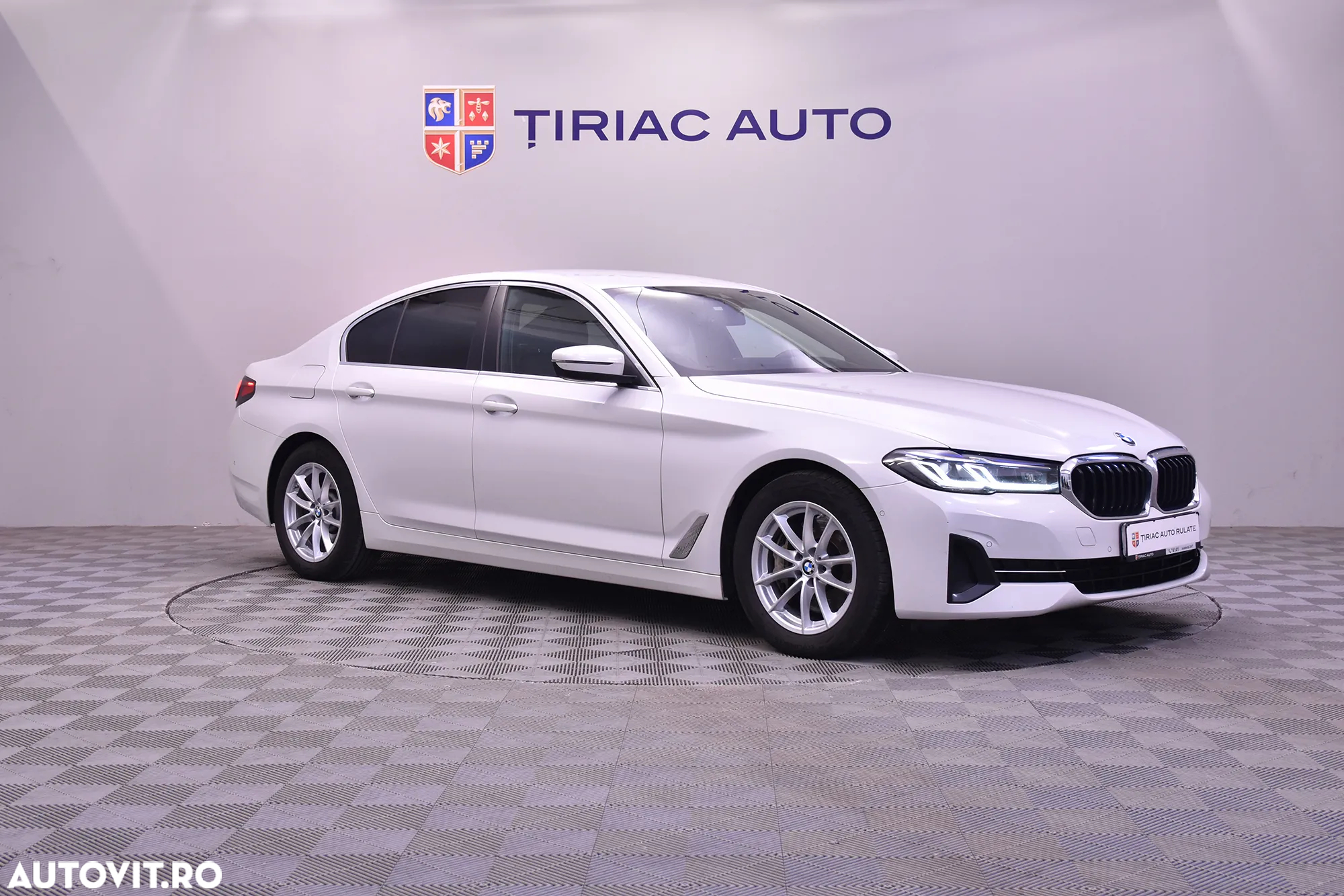 BMW Seria 5 530d xDrive Aut. - 7