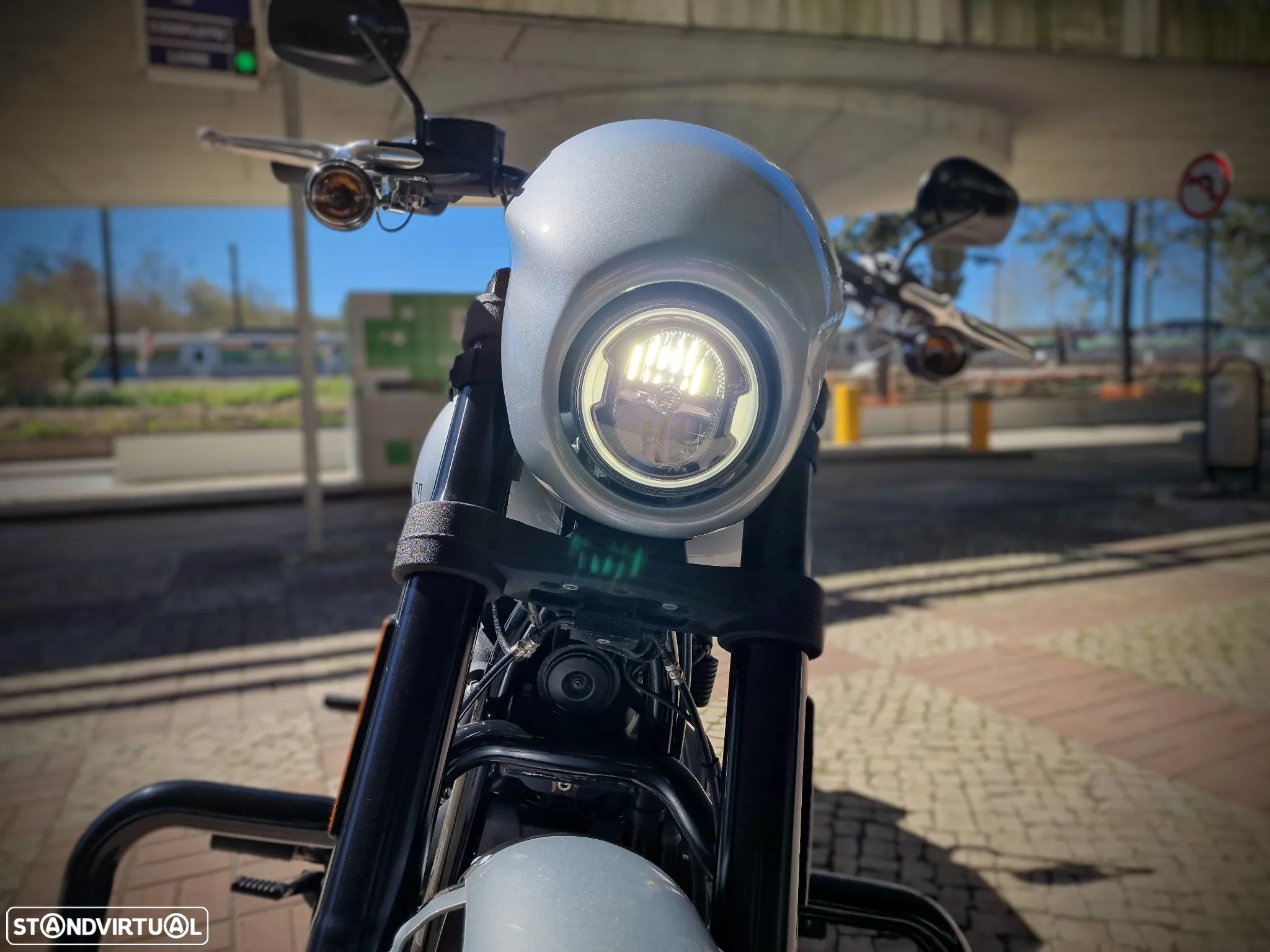 Harley-Davidson FXLR Low Rider S - 15