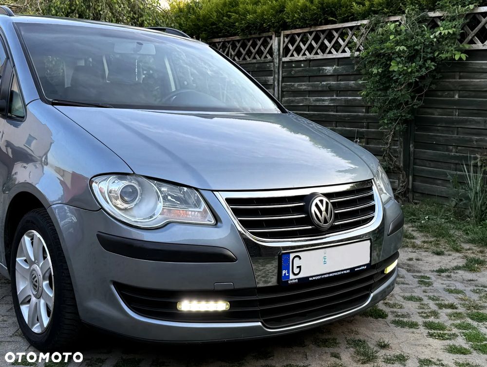 Volkswagen Touran 1.9 TDI Conceptline - 11