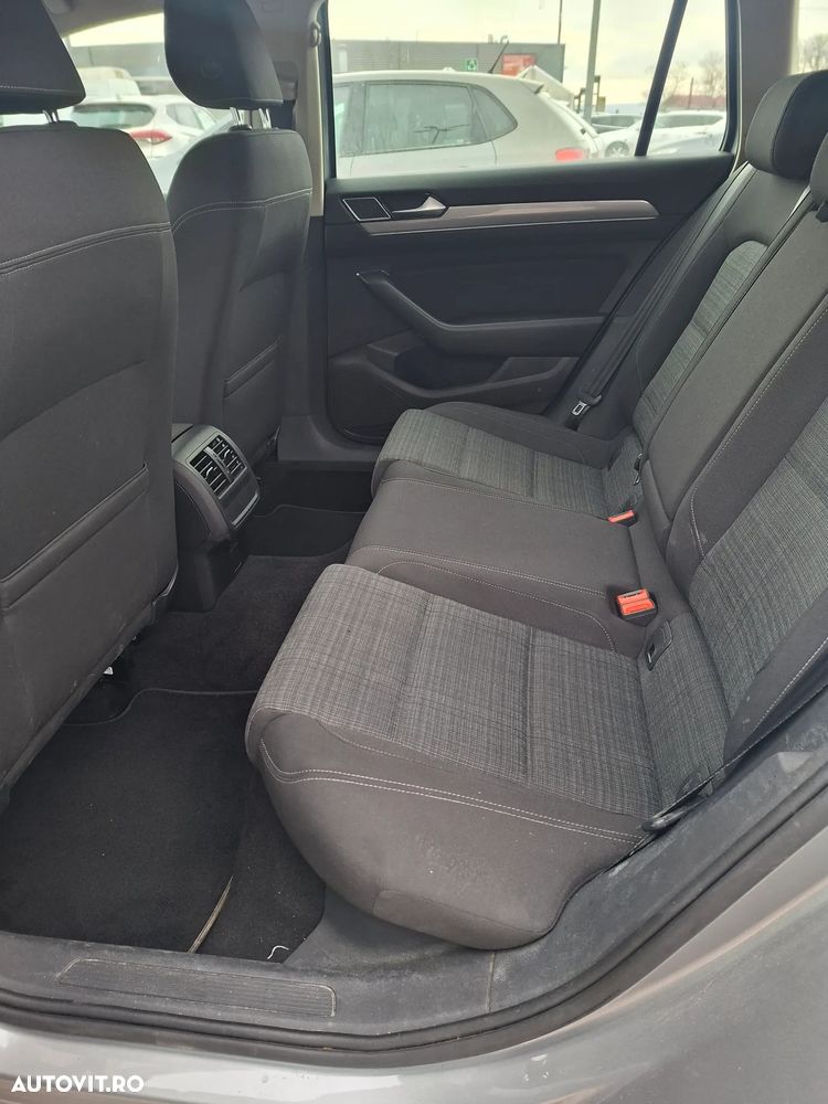Volkswagen Passat 1.6 TDI (BlueMotion Technology) DSG Comfortline - 11