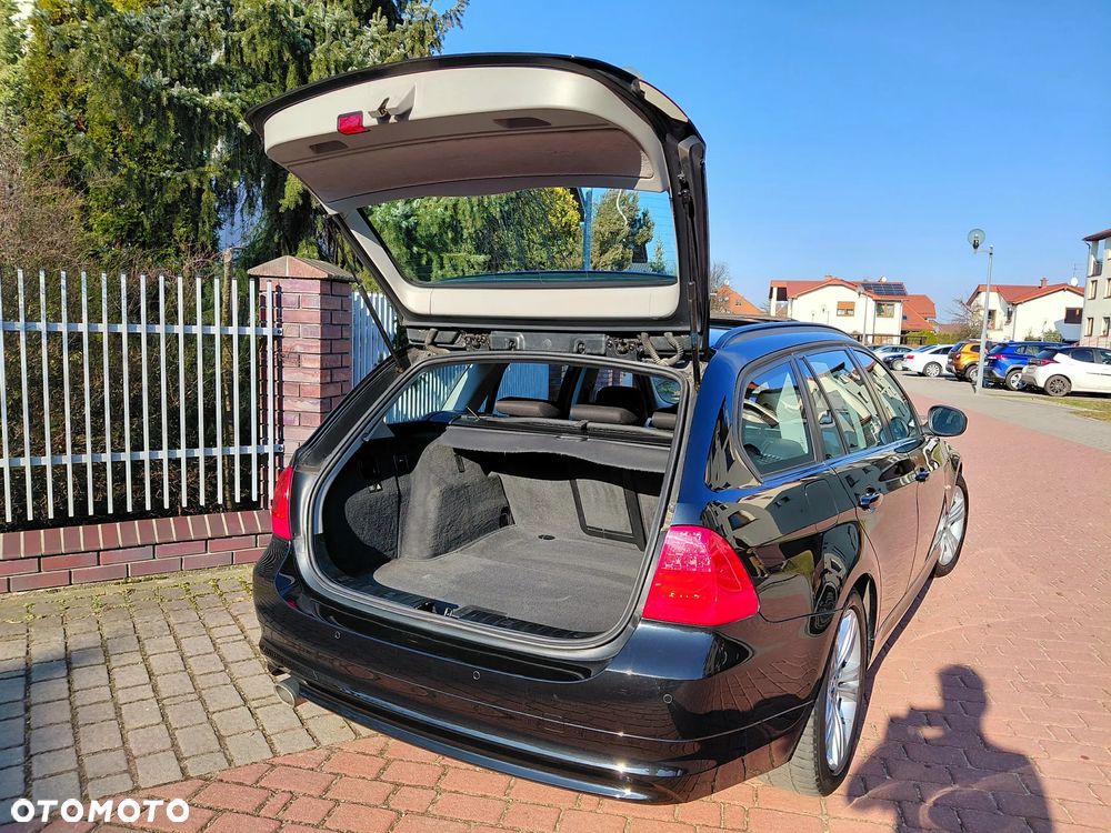 BMW Seria 3 320d DPF Edition Sport - 10