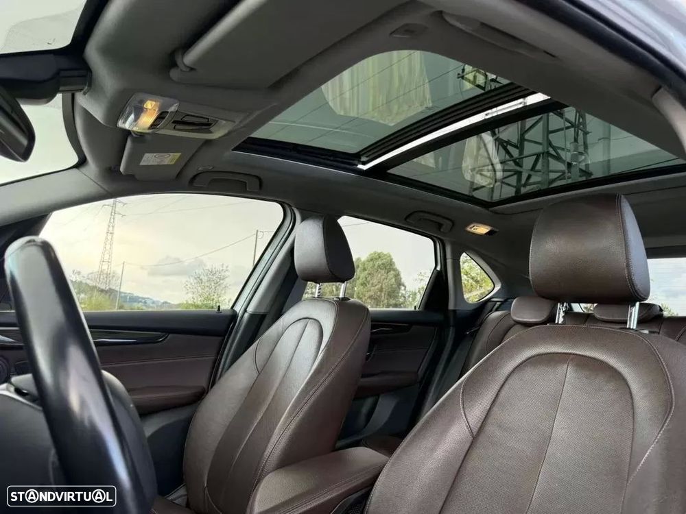 BMW 218 Active Tourer i Line Luxury Auto - 18