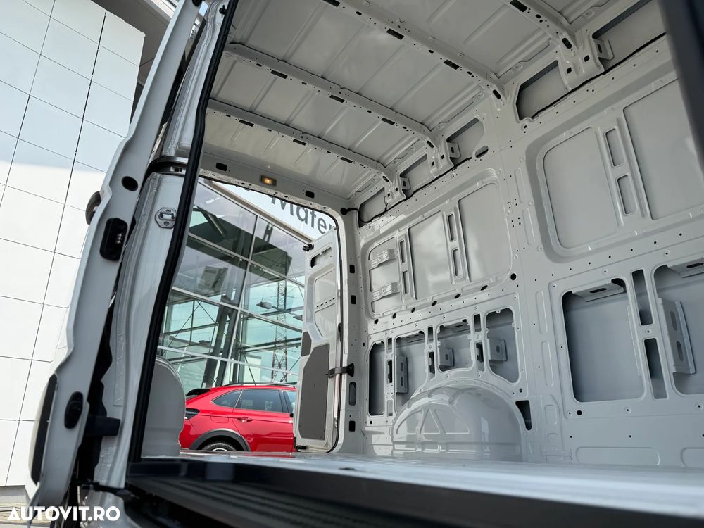 Volkswagen Crafter - 12