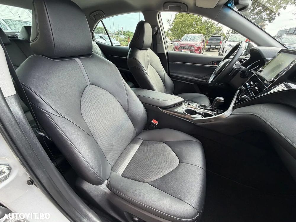 Toyota Camry 2.5 Dynamic - 14
