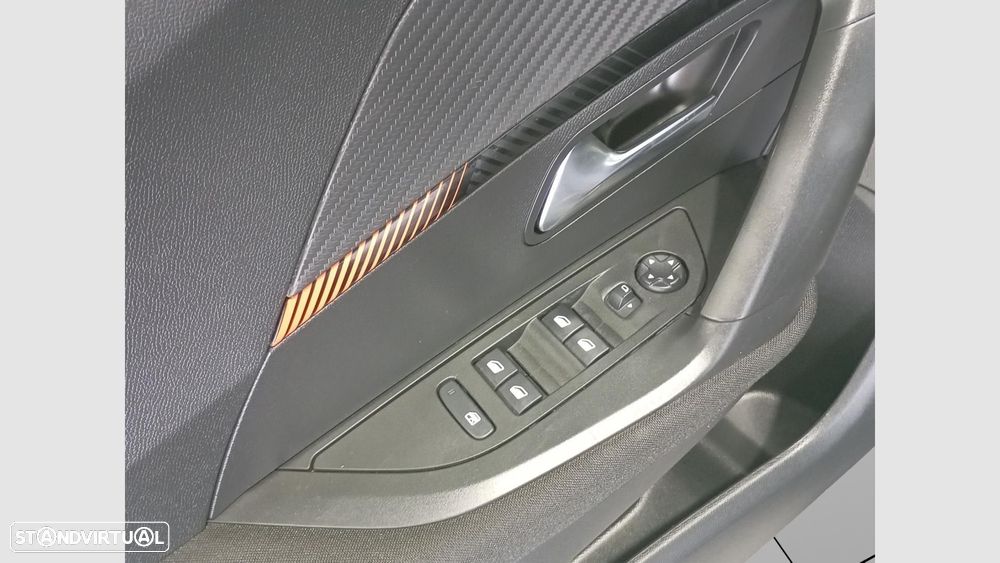 Peugeot 2008 1.2 PureTech Active - 16