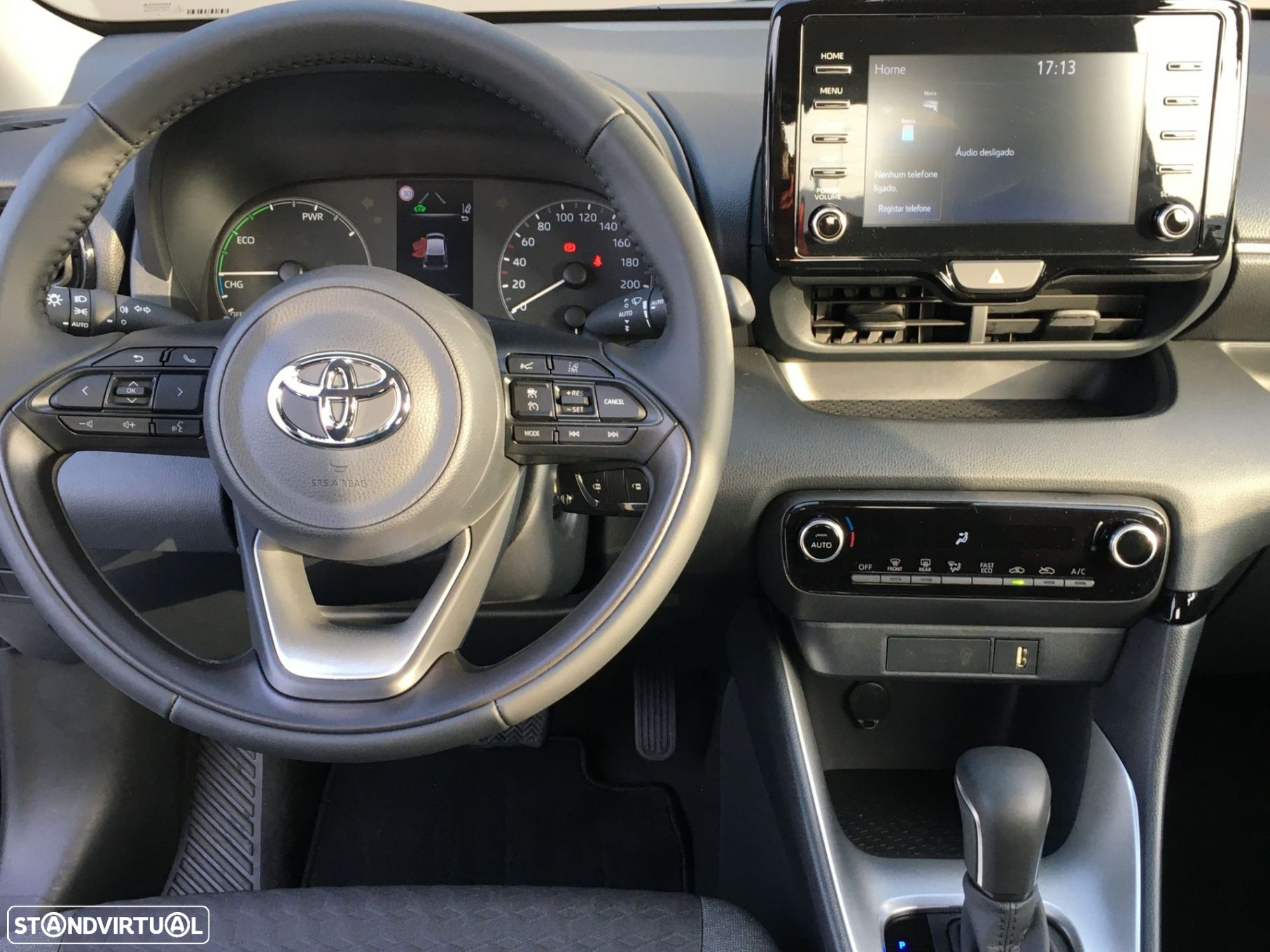 Toyota Yaris 1.5 HDF Comfort Plus - 11