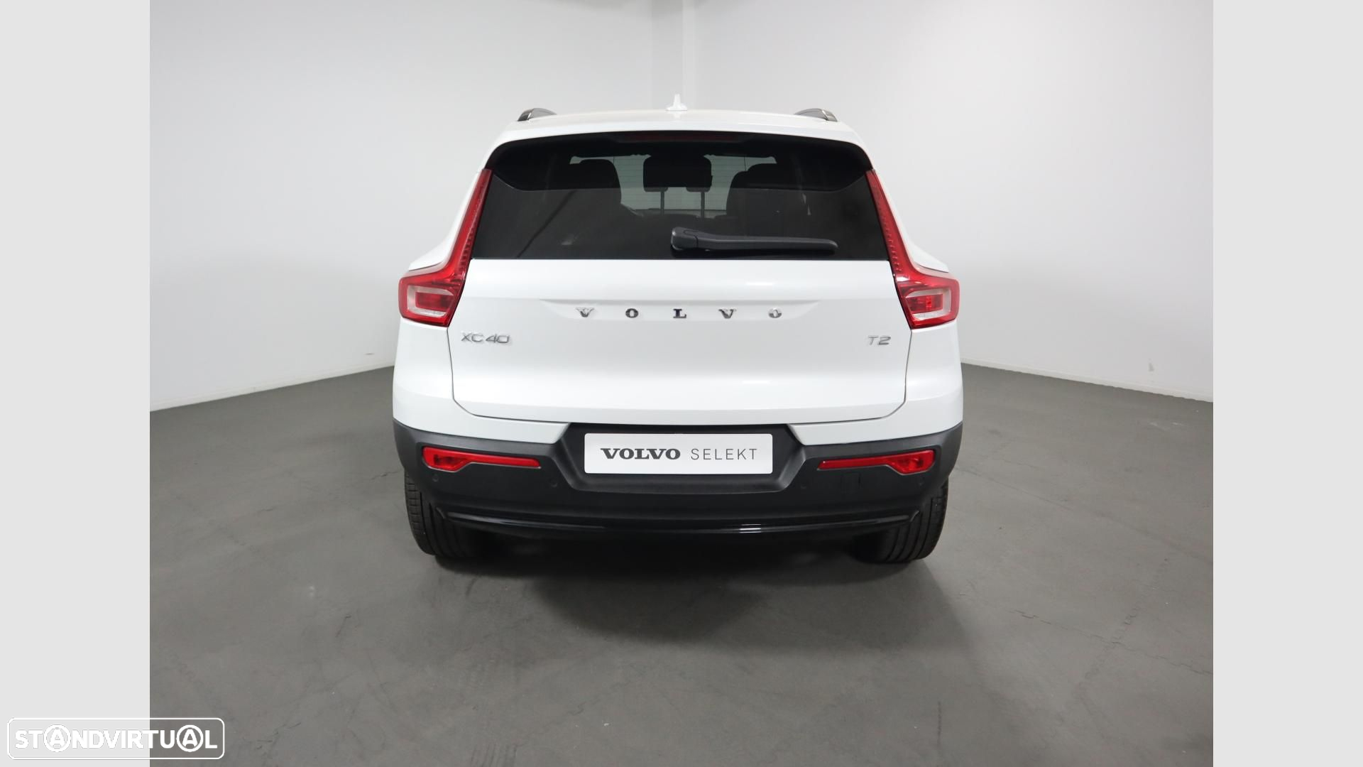 Volvo XC 40 1.5 T2 Plus Dark Auto - 4