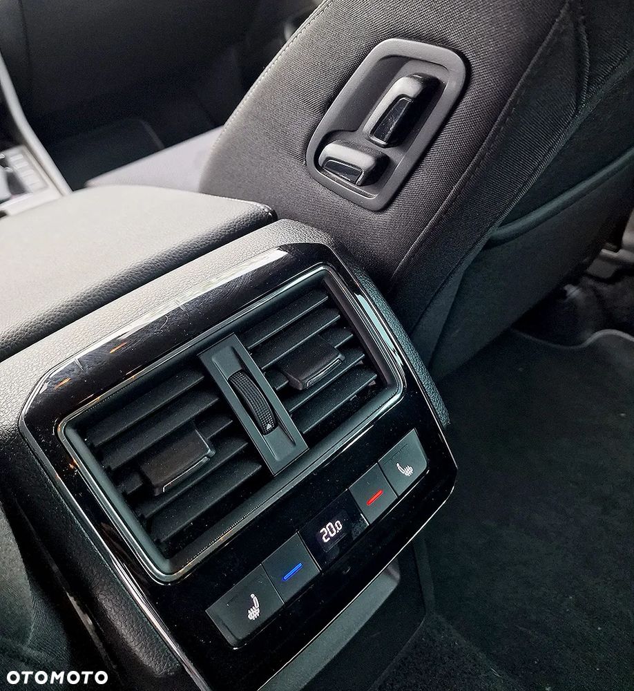 Skoda Superb 2.0 TDI SCR Style DSG - 32