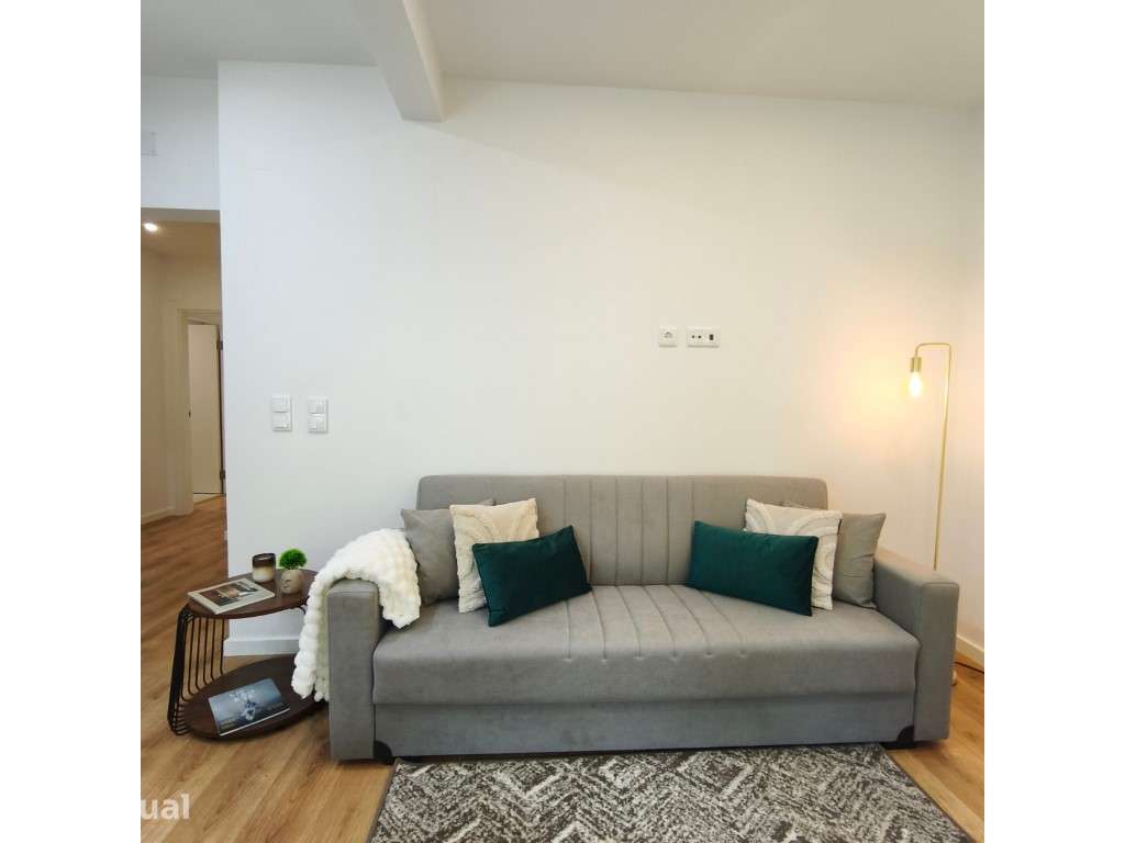 Apartamento T2 Remodelado com Suíte e Arrecadação de 27m² em Benfica - Grande imagem: 4/22