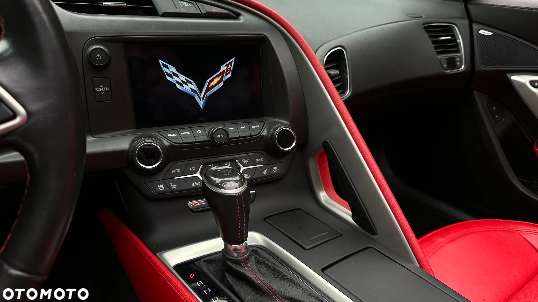 Chevrolet Corvette - 29