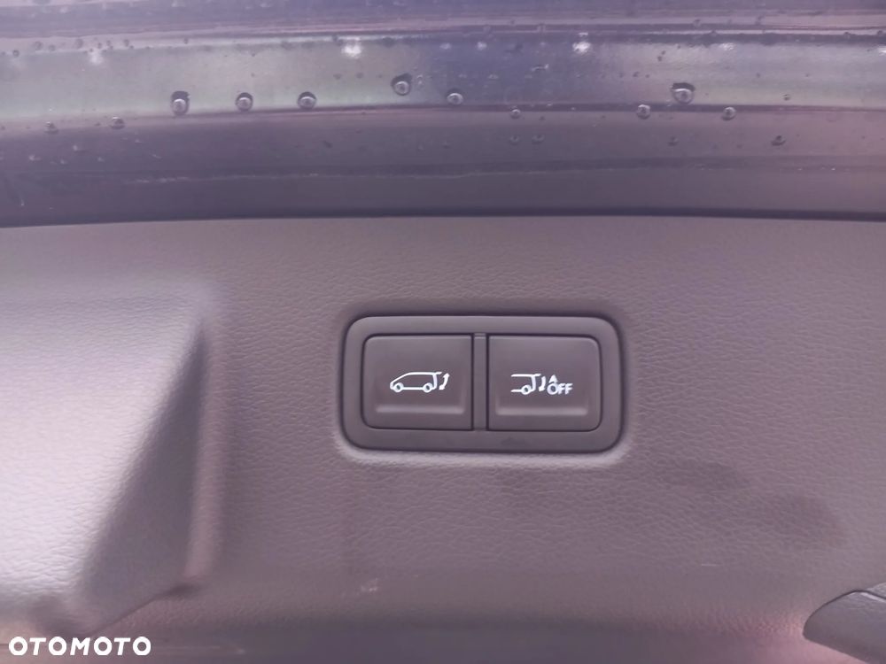 Hyundai Staria 1.6 T-GDI HEV Smart VIP - 37