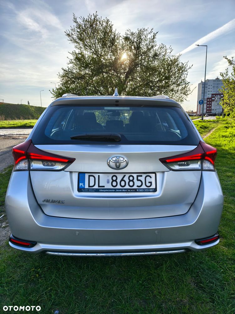 Toyota Auris 1.6 Premium - 6