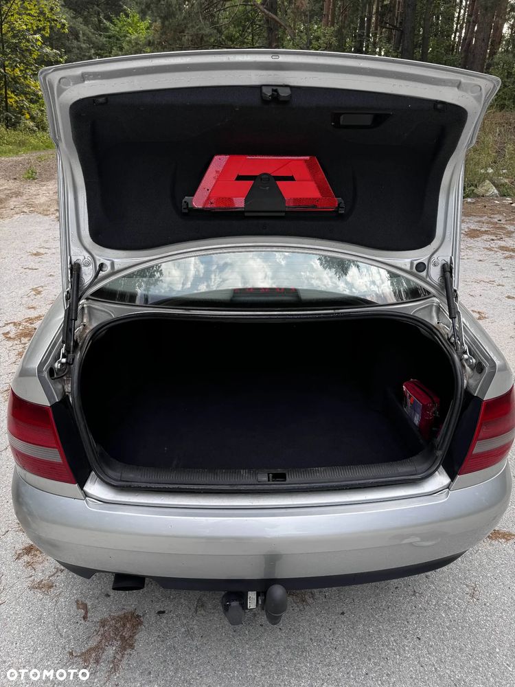 Audi A4 Limousine 1.8 - 13