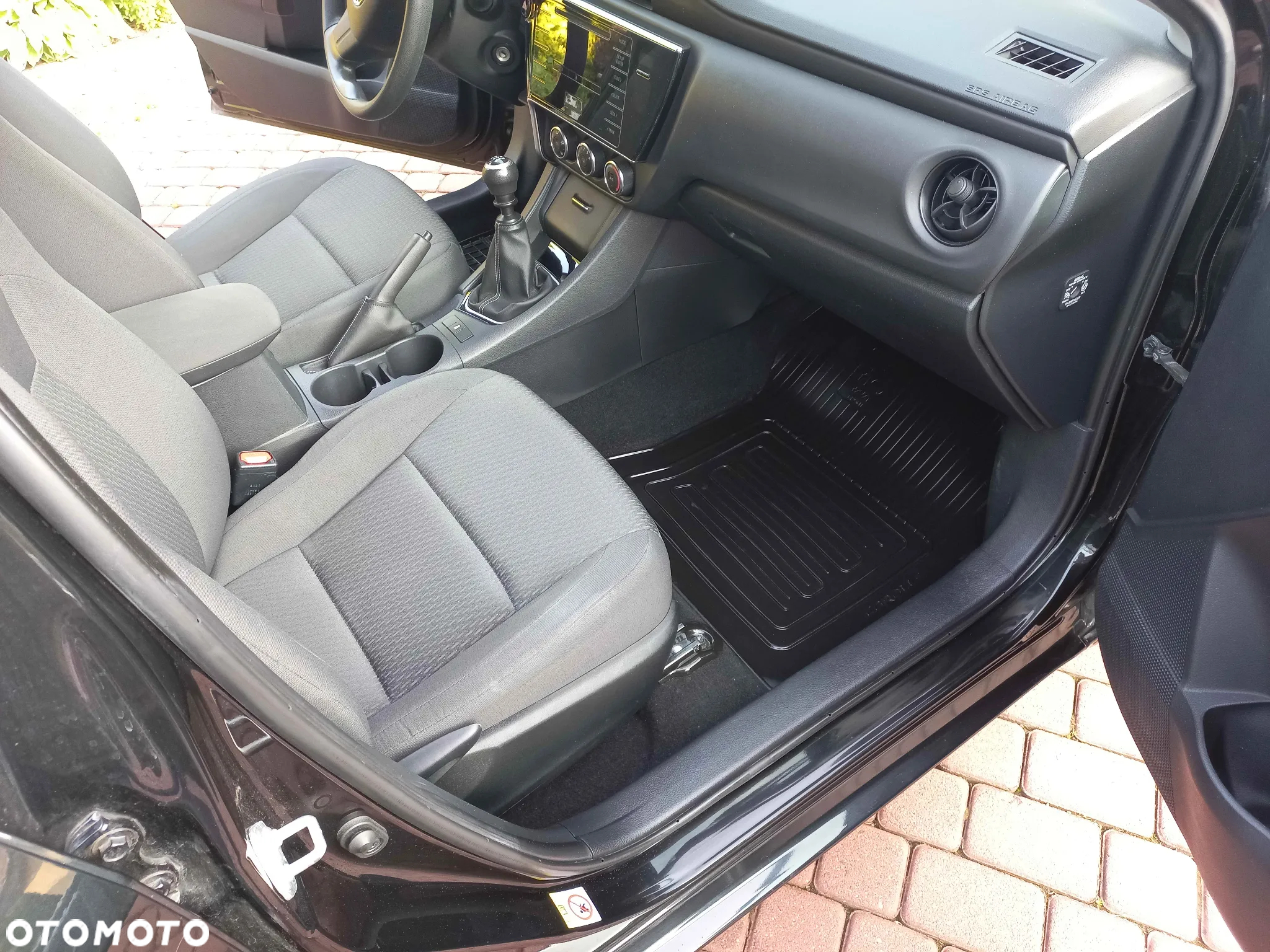 Toyota Corolla 1.6 Active - 11