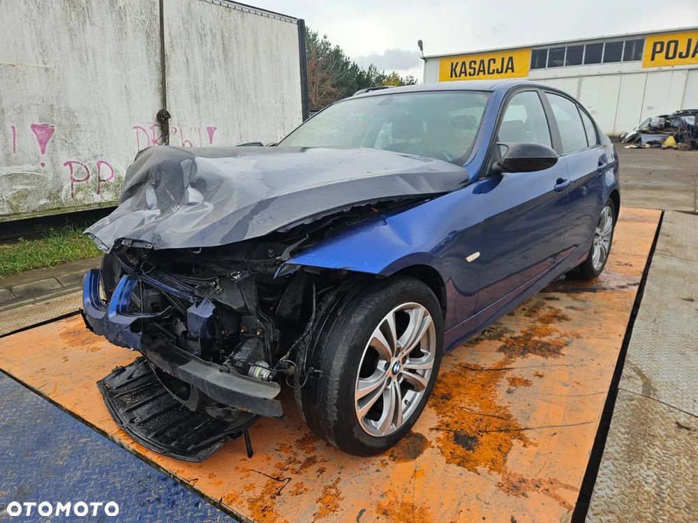 BMW 3 E90 2004 – 2013 Silnik 2.0 D (N47d20A) 177 KM (130 kW) Montegoblau Metallic części drzwi klapa silnik - 4