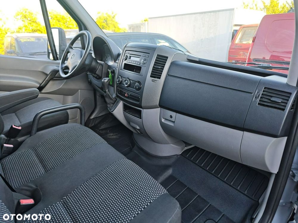 Mercedes-Benz Sprinter - 24