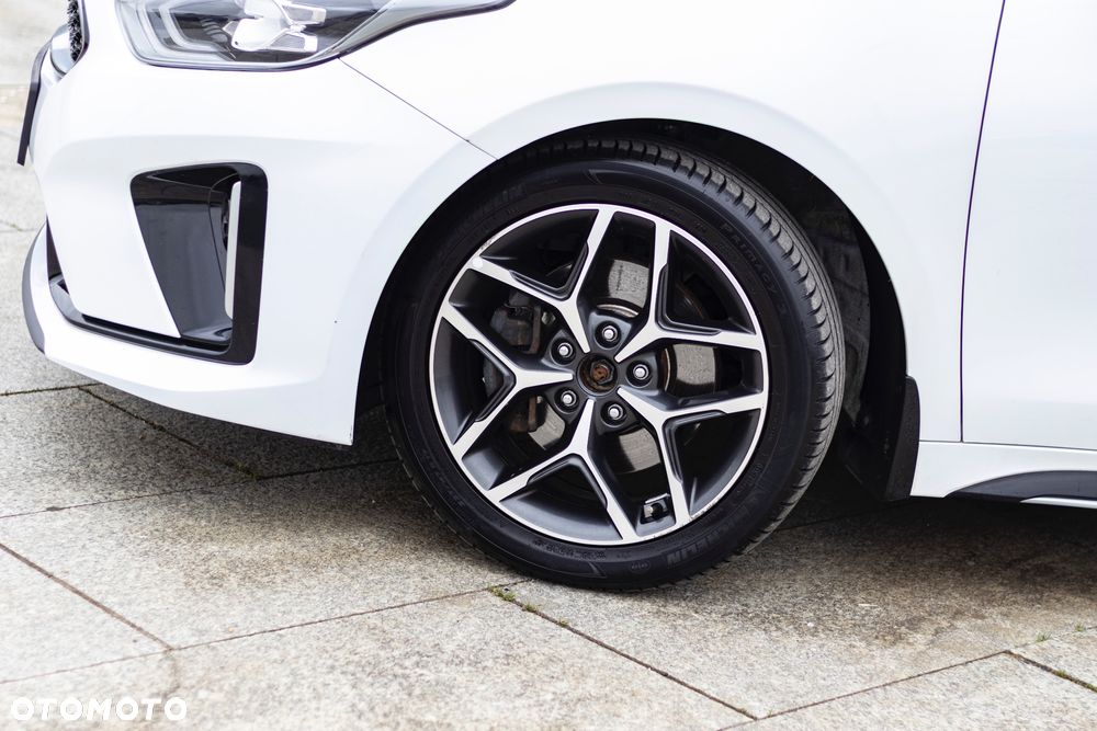 Kia ProCeed - 11
