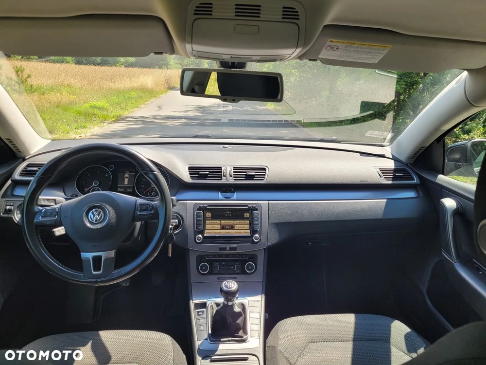 Volkswagen Passat 2.0 TDI BlueMotion Technology Comfortline - 9