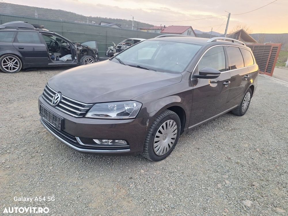 Dezmembrez VW Passat B7 1.8 tfsi CDAA cod culoare LB8R - 3