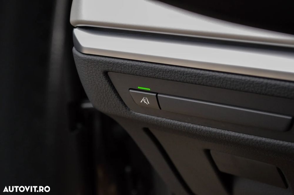 BMW Seria 5 520d Gran Turismo Aut. Luxury Line - 28