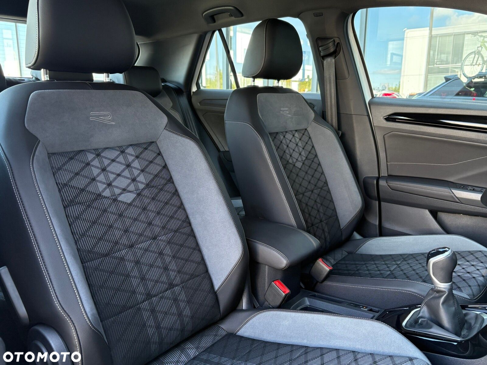 Volkswagen T-Roc 1.5 TSI R-Line - 17