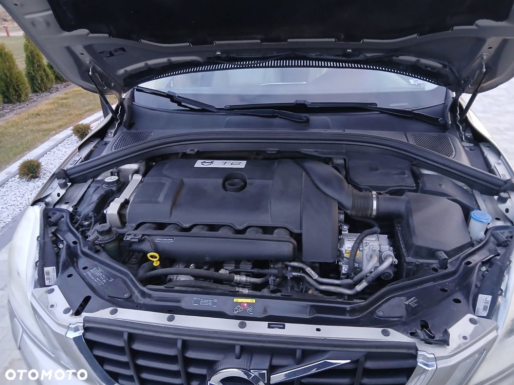 Volvo XC 60 T6 AWD Summum - 4