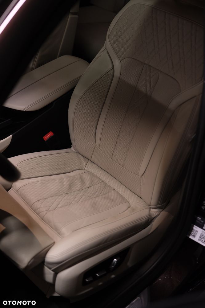 BMW Seria 5 520d xDrive MHEV M Sport sport - 22