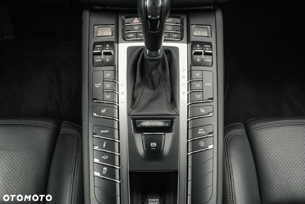 Porsche Macan Turbo - 22