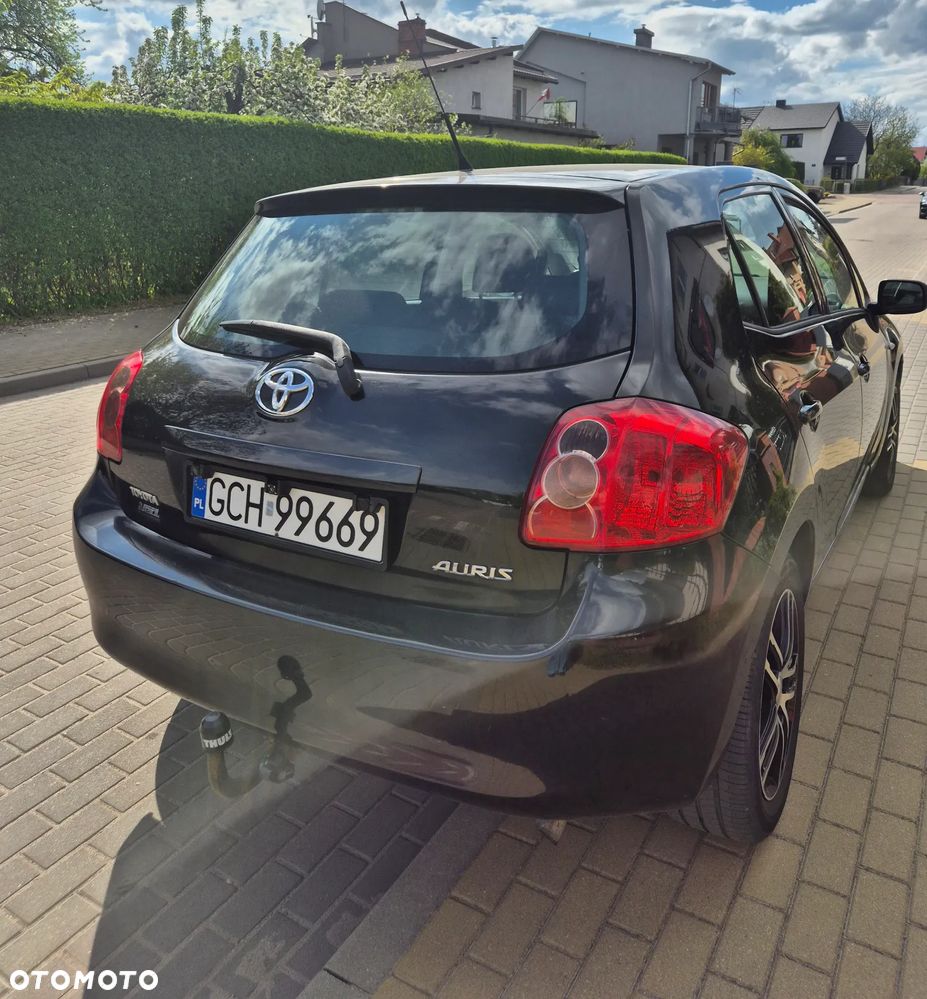 Toyota Auris 1.6 VVT-i Executive - 3