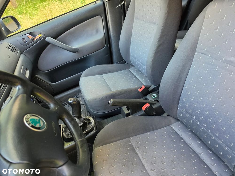 Skoda Octavia 1.6 Elegance - 12