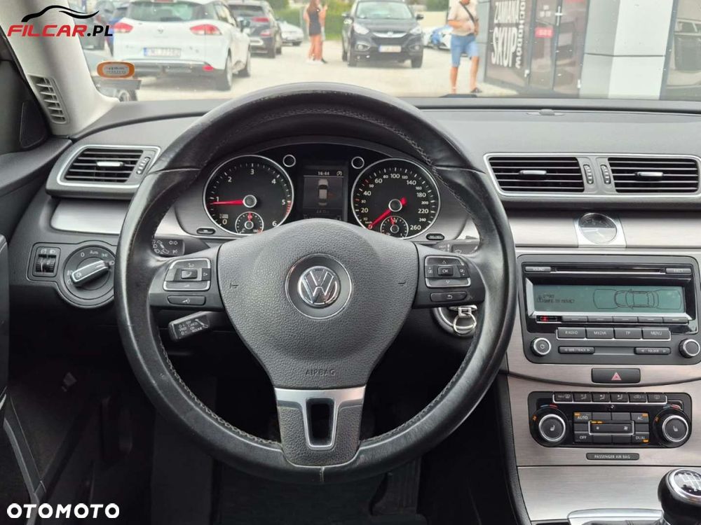 Volkswagen Passat - 18