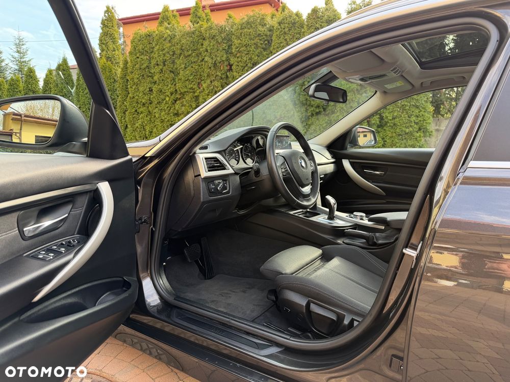 BMW Seria 3 320d Efficient Dynamics Edition Blue Perf Sport Line - 20