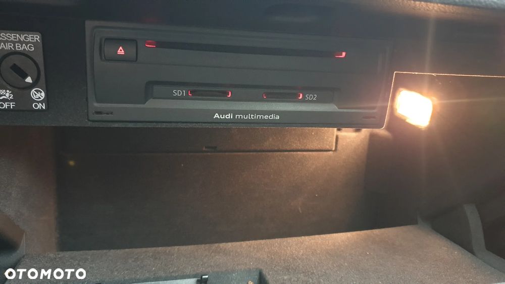 Audi A3 3-drzwiowe 1.6 TDI DPF Attraction - 14