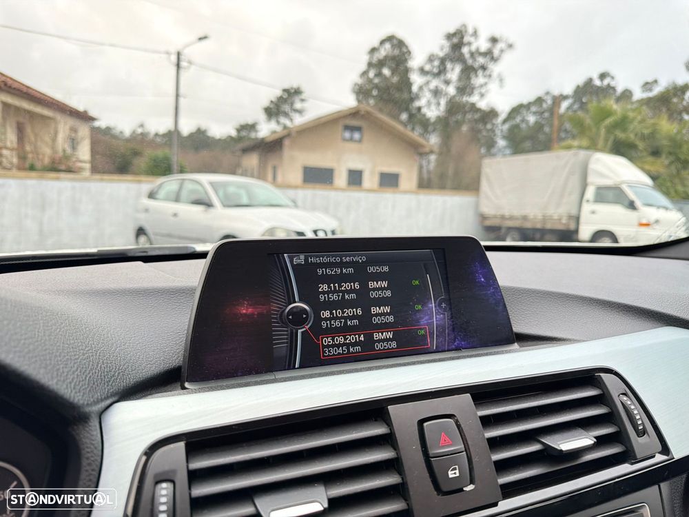 BMW 318 d Pack M - 15