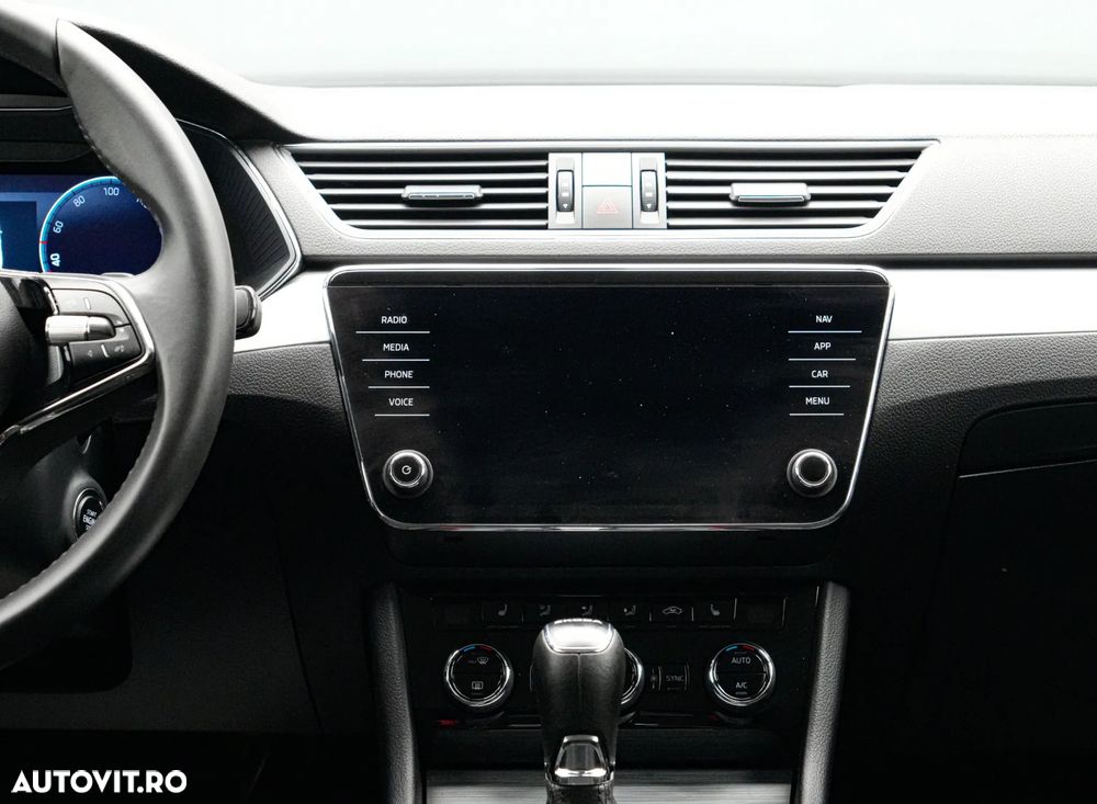 Skoda Superb 2.0 TDI DSG Ambition - 19