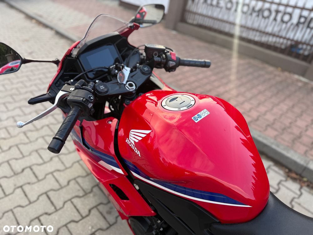 Honda CBR - 25