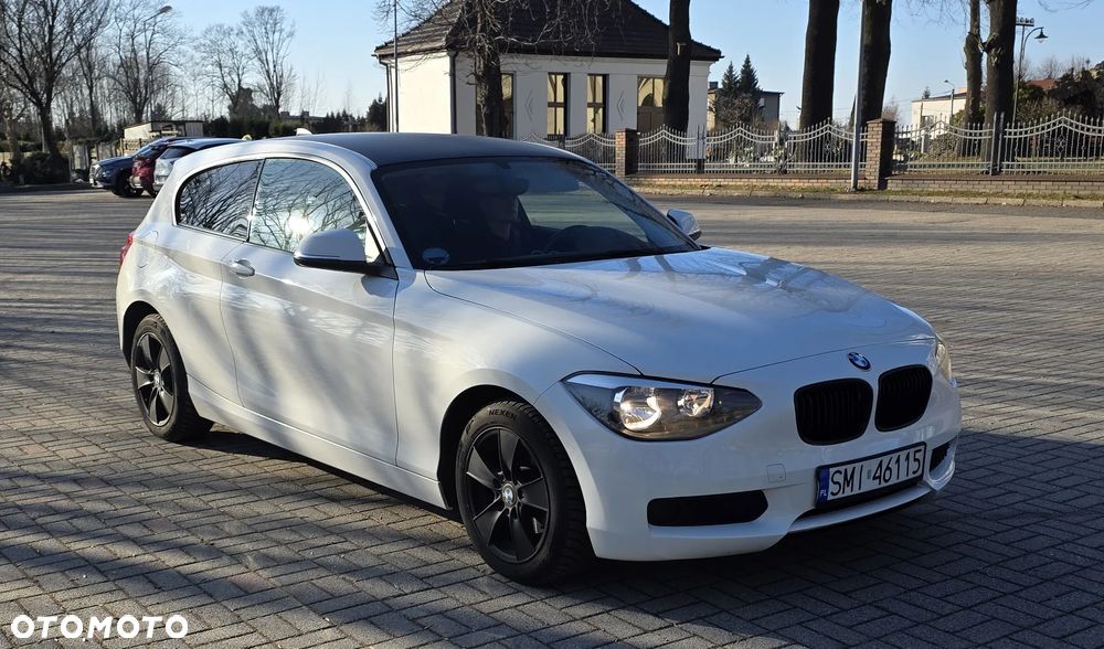BMW Seria 1 114i - 4