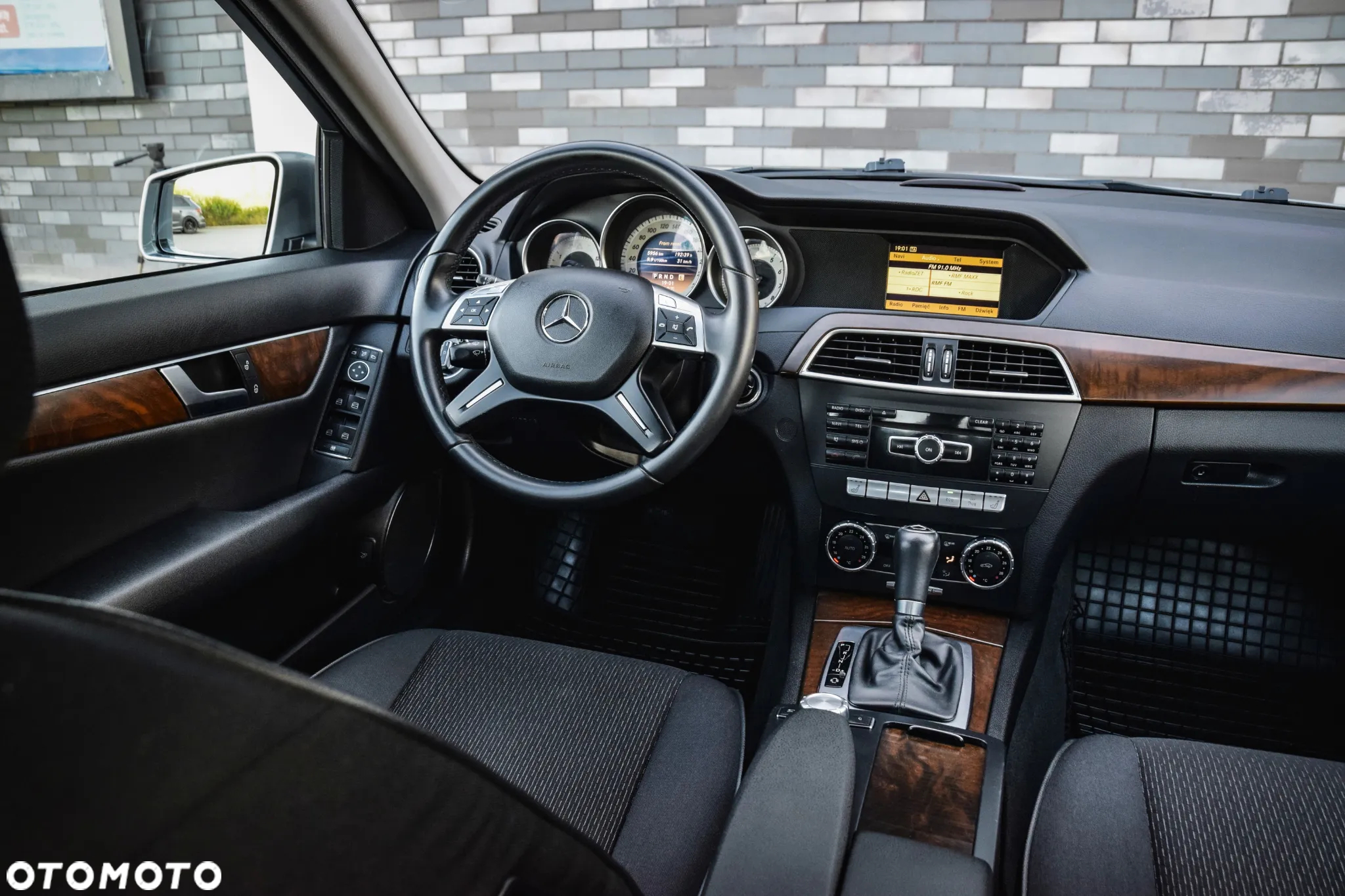 Mercedes-Benz Klasa C 200 (BlueEFFICIENCY) 7G-TRONIC Elegance - 28