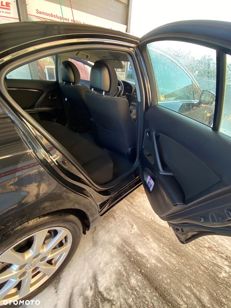 Toyota Avensis 2.2 D-4D Sol - 12