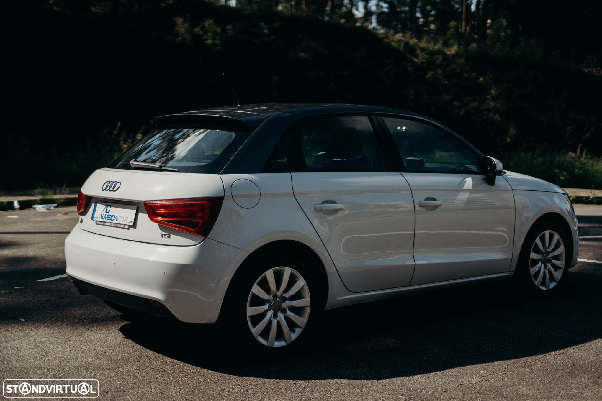 Audi A1 Sportback 1.6 TDI Advance - 24