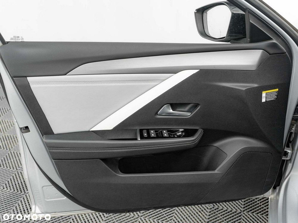 Opel Astra 1.2 T Elegance S&S - 13