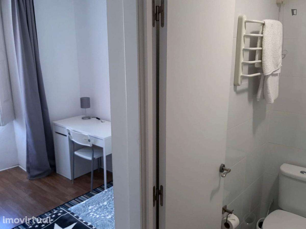 Quarto - localizado em Cedofeita Porto - Grande imagem: 5/10